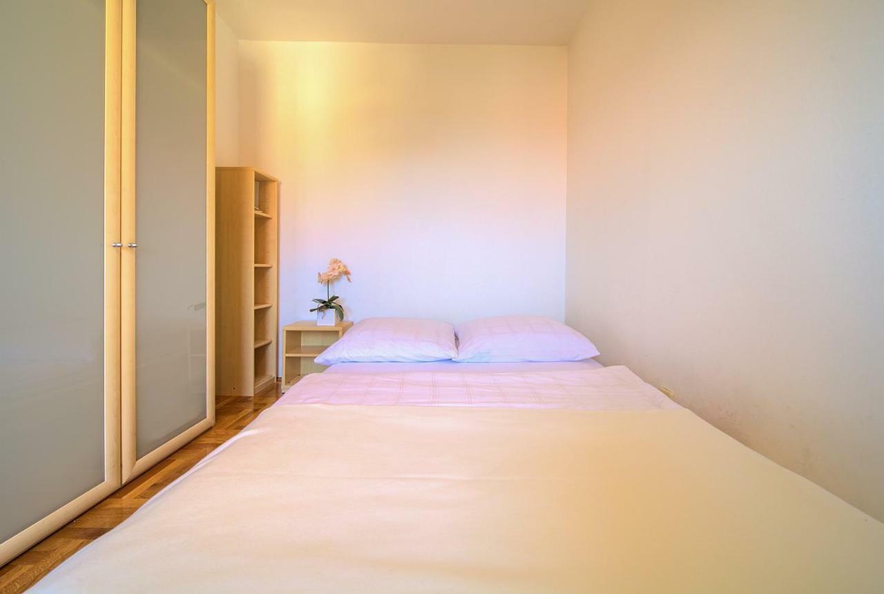 Apartman Adria Малинска Екстериор снимка