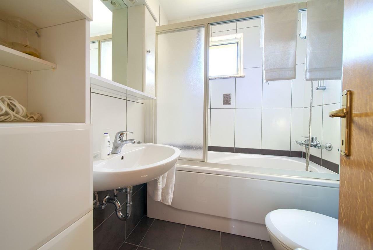 Apartman Adria Малинска Екстериор снимка