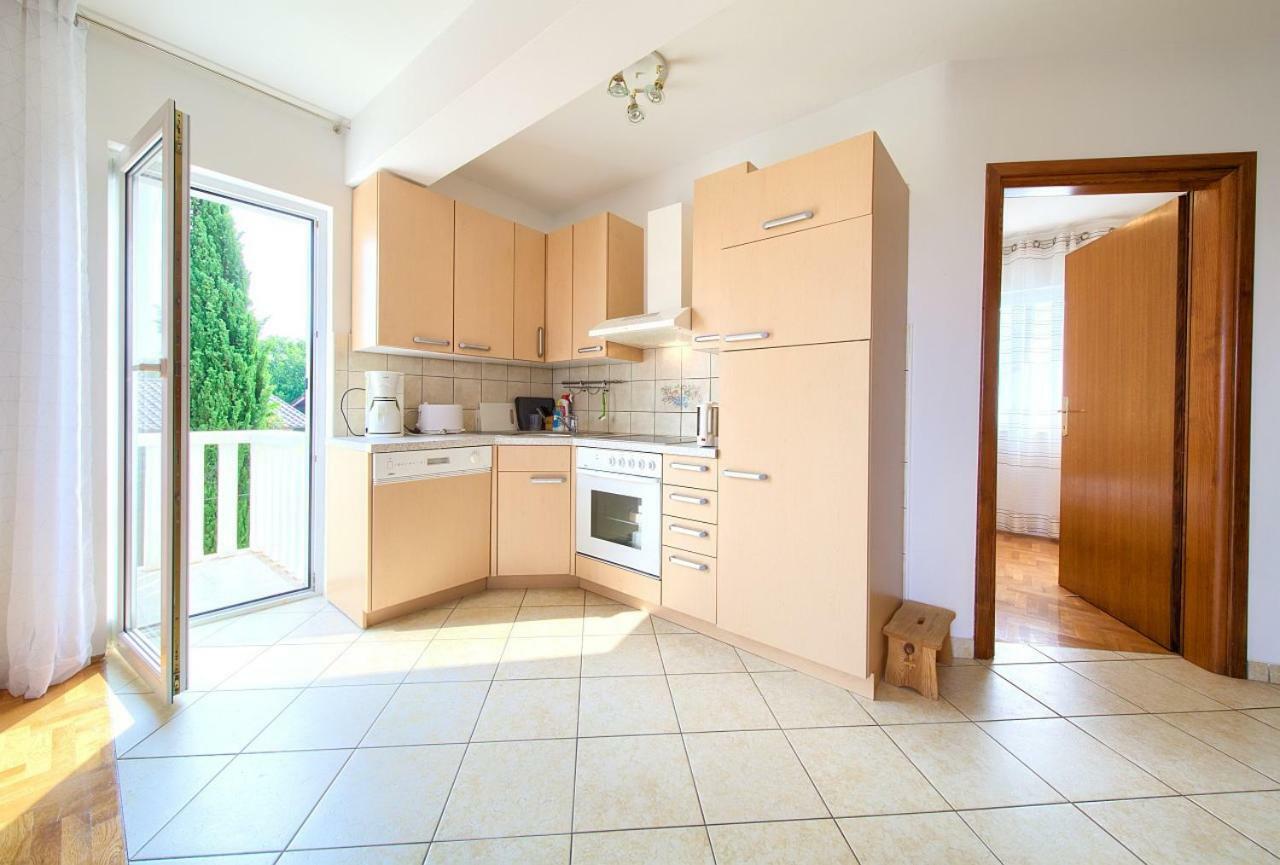 Apartman Adria Малинска Екстериор снимка